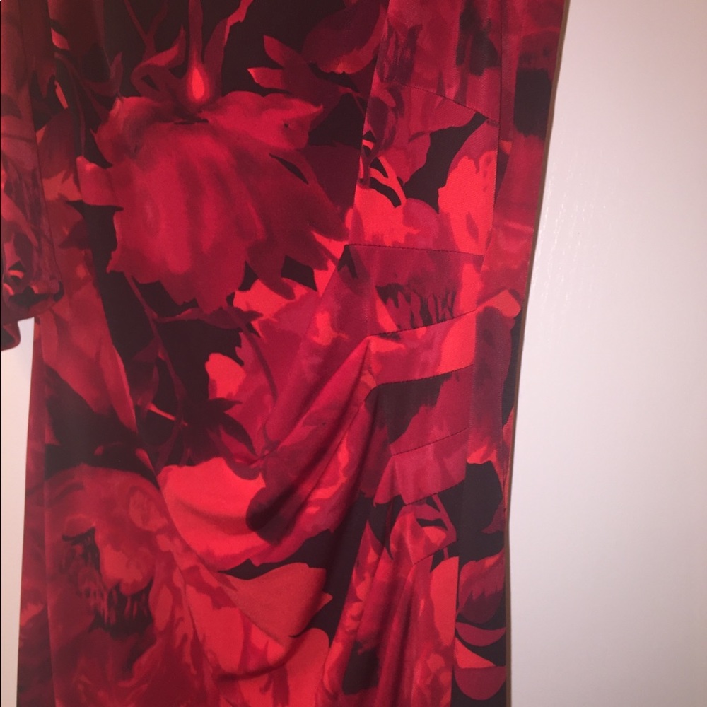 NWT RED/ BLACK COLD SHOULDER ROSE DRESS - Picture 4 of 6